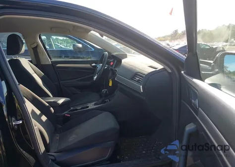 2019 Volkswagen Jetta 1.4T R-Line/1.4T S/1.4T Se z USA, uszkodzony, nr VIN 3VWC57BU5KM022385